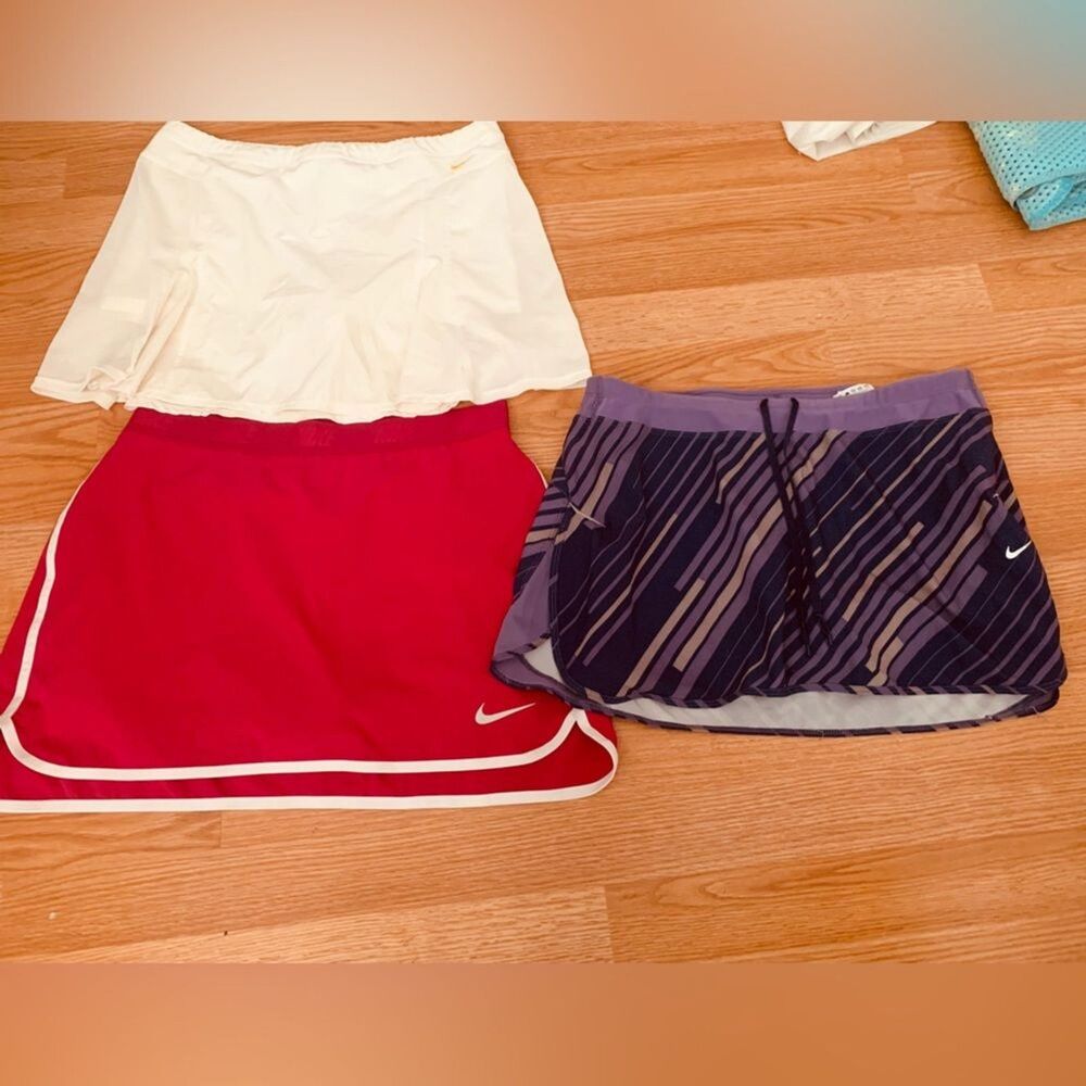 Nike Skort Skirt Tennis Pickeball Golf Womens Fits Size Medium Bundle x3